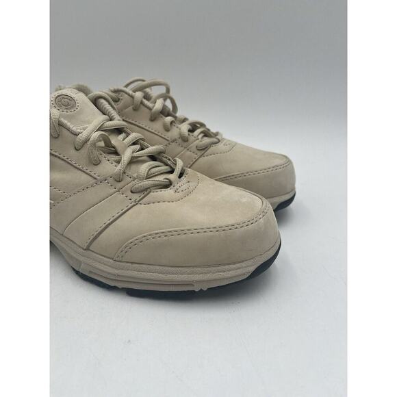 NEW Brooks SYNERGY 2 Women's Athletic Sneaker Tan US Size 5 2A Narrow No Box - Picture 2 of 11